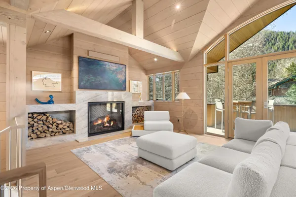 $200,000 | 821 East Cooper Avenue, Aspen, CO 81611