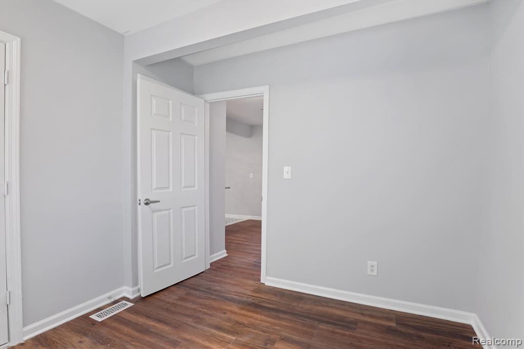 12330 Riad Street Detroit, MI 48224 - Photo 13 of 21