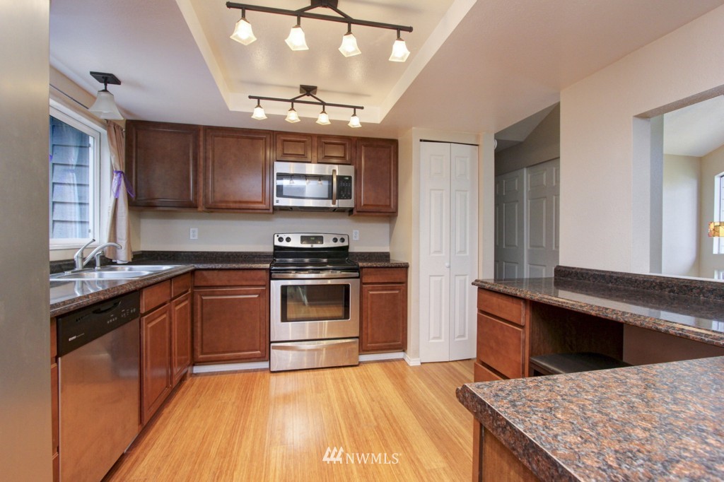 16627 28th Drive Southeast Bothell, WA 98012 - Photo 5 of 19
