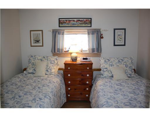 12 Wall Street Boothbay, ME 04544 - Photo 20 of 22 Studio/Study/Office.