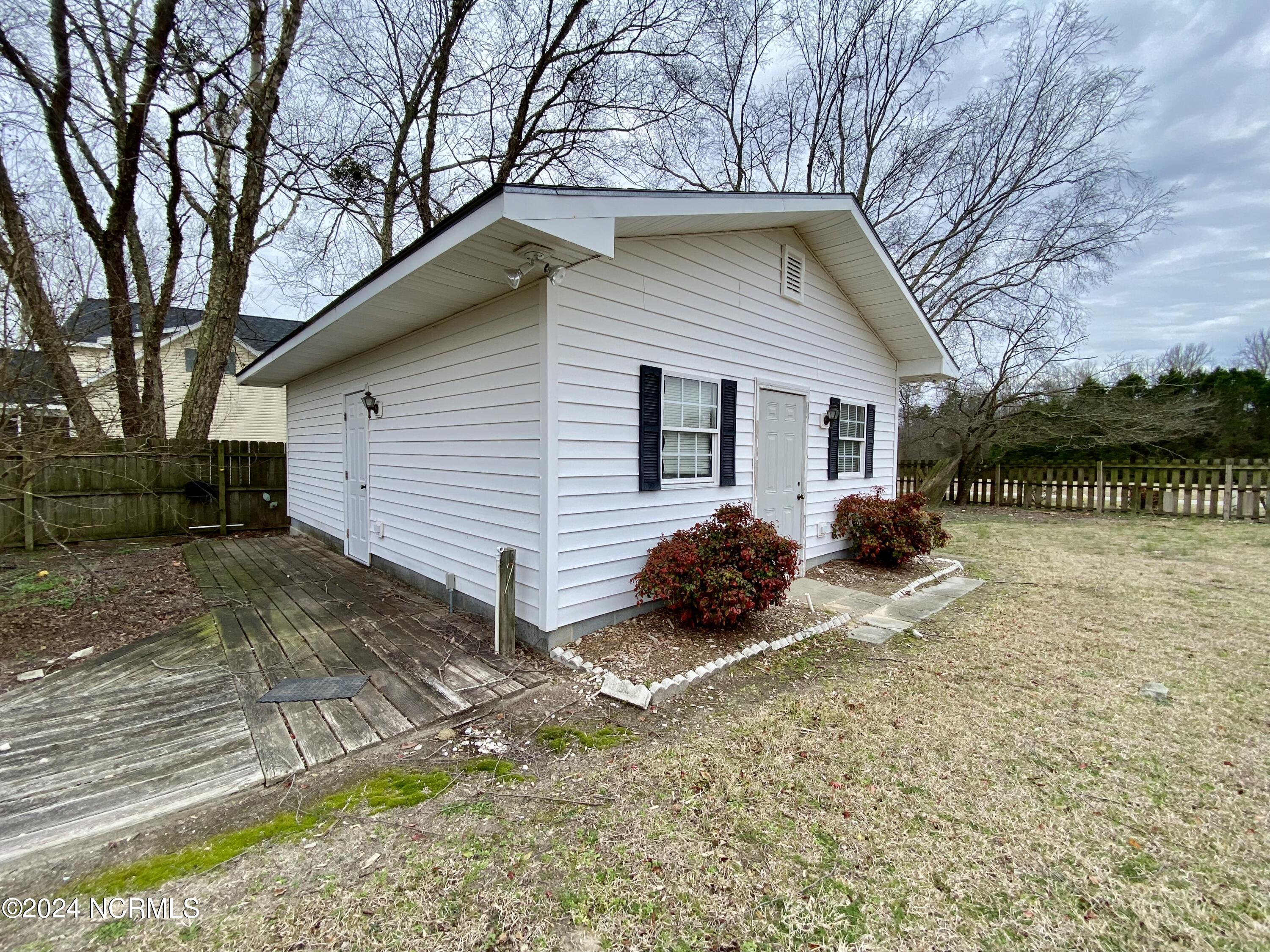 539 Club Knolls Road Dudley, NC 28333 - Photo 39 of 44 Back yard storage