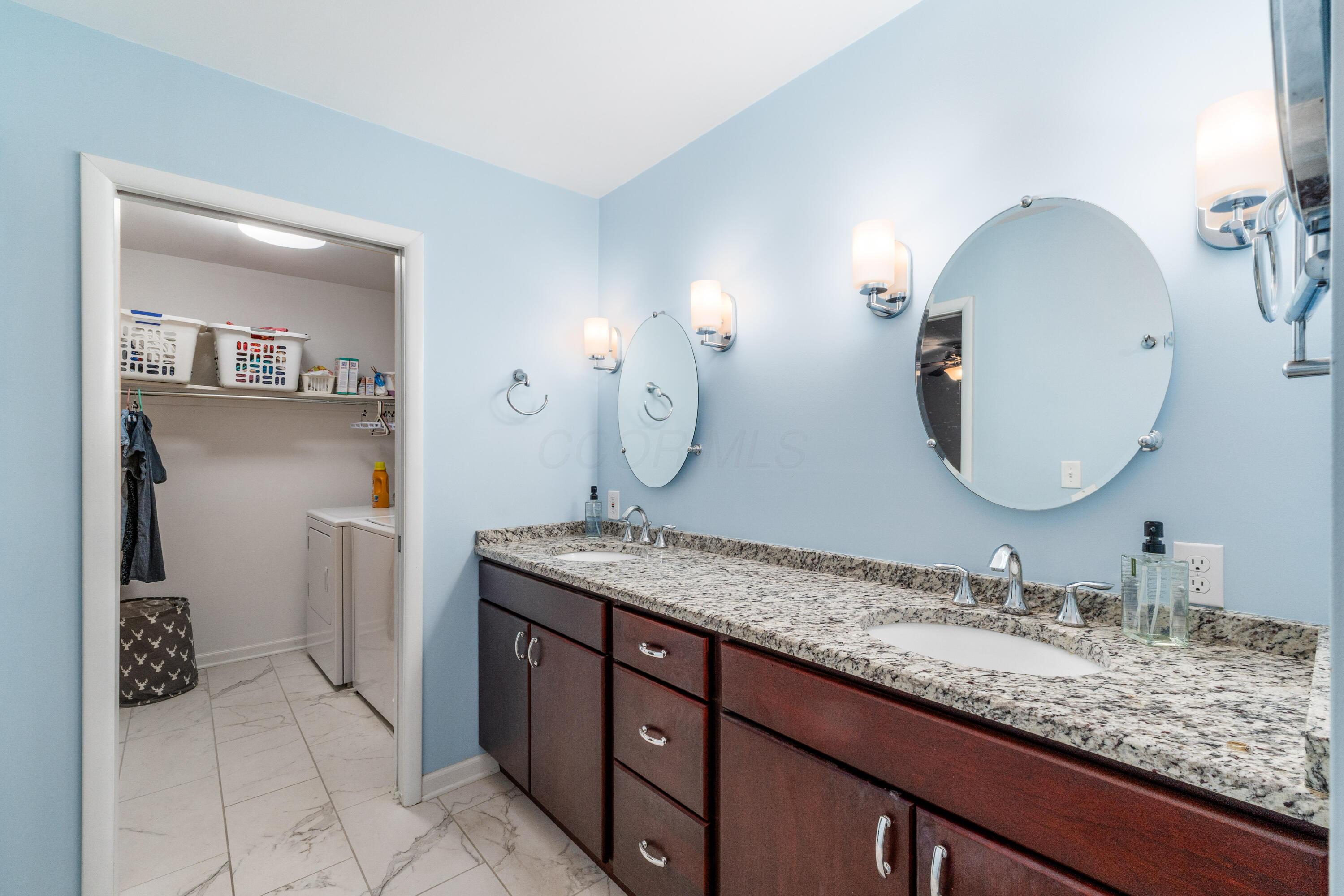 5568 Naiche Road Columbus, OH 43213 - Photo 28 of 42 Granite counter top, double sinks and tons of cabinet space