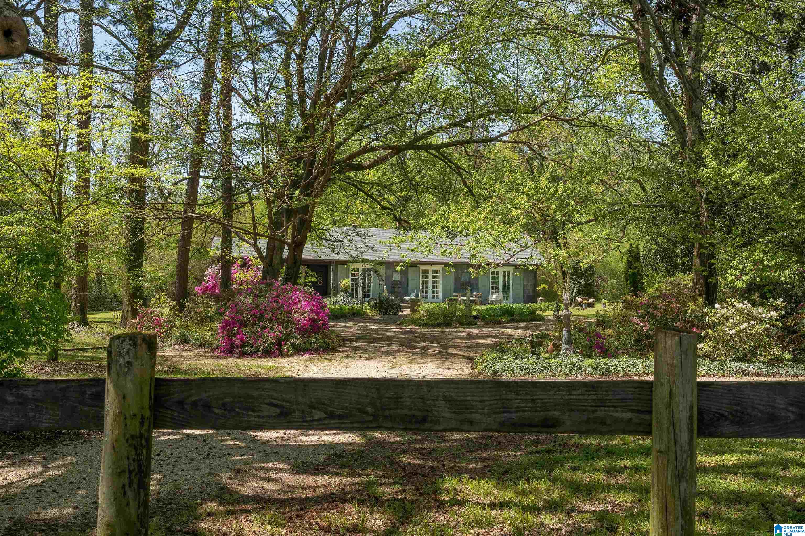 940 Hitching Post Lane Birmingham, AL 35210 - Photo 2 of 43