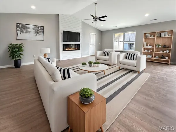 $369,700 | 21 Sonata Lane, Troy, IL 62294