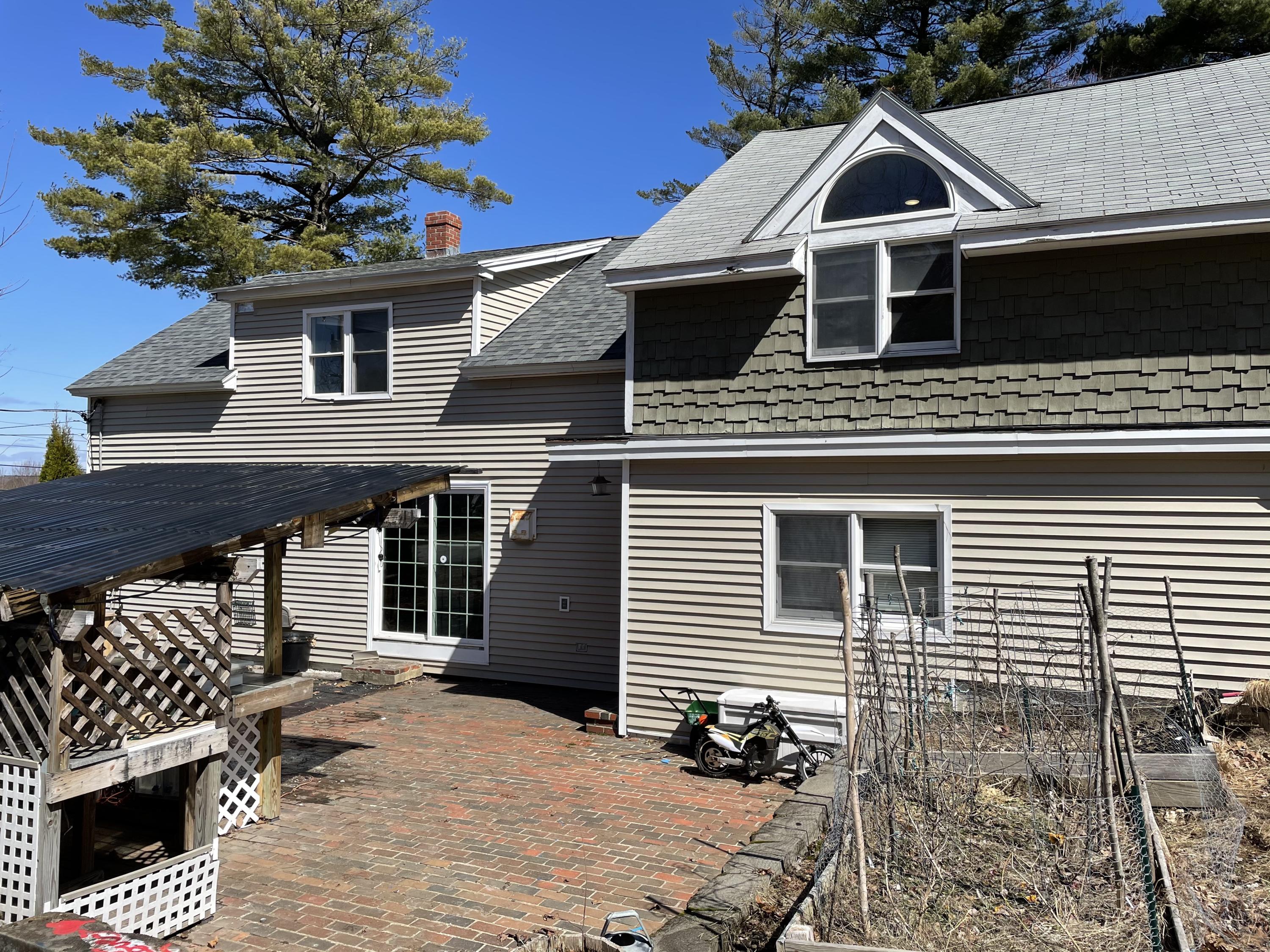 17 Hogan Road Lewiston, ME 04240 - Photo 3 of 20 mVS0ySYER5O7TBYDoy2myA