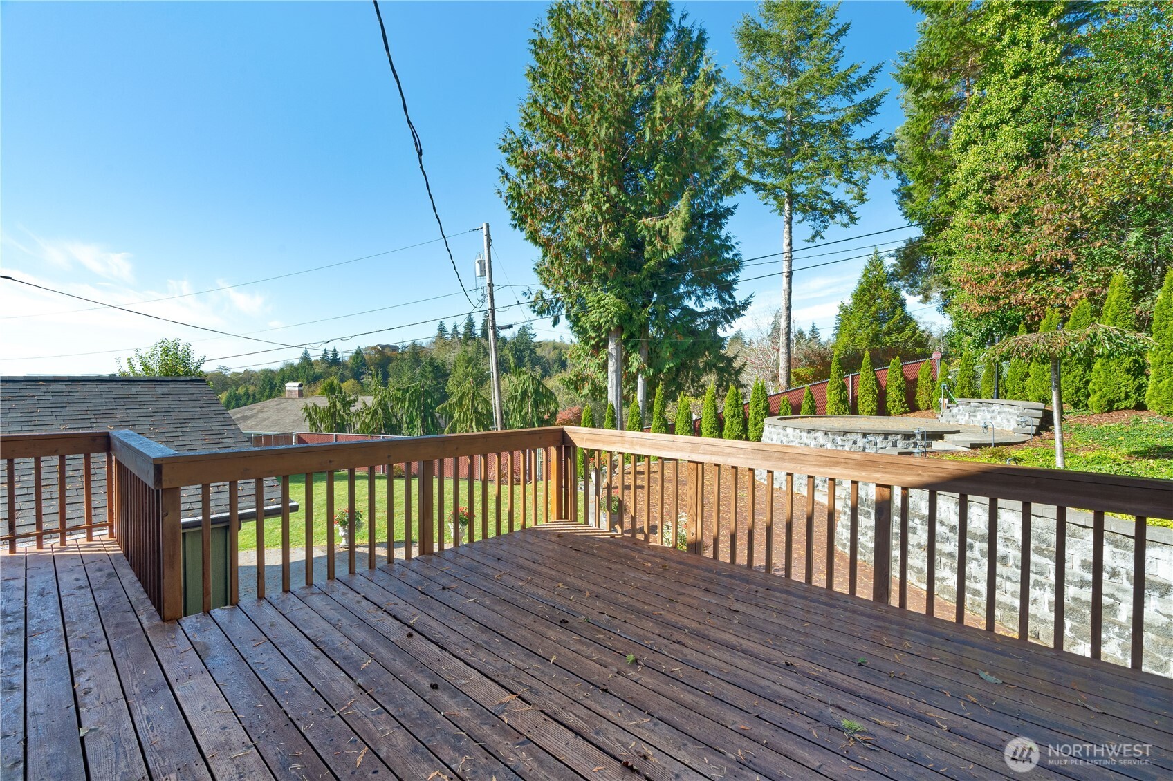 1233 Chilton Road Aberdeen, WA 98520 - Photo 36 of 40 a view of deck with wooden floor and fence