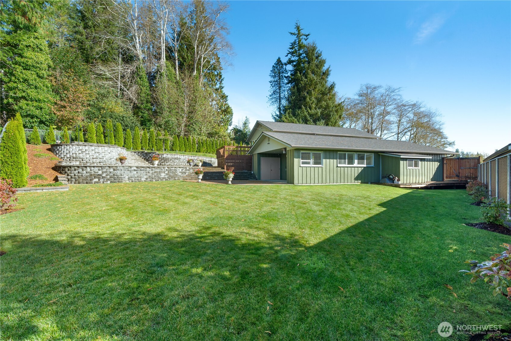 1233 Chilton Road Aberdeen, WA 98520 - Photo 37 of 40 a view of an house that has garden
