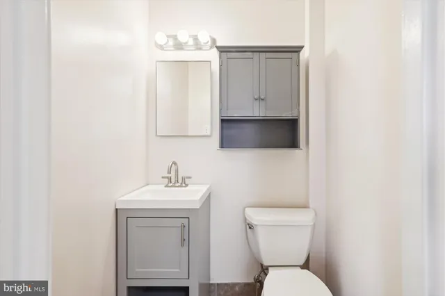 $2,500 | 5909 Quantrell Avenue, Unit 203, Alexandria, VA 22312