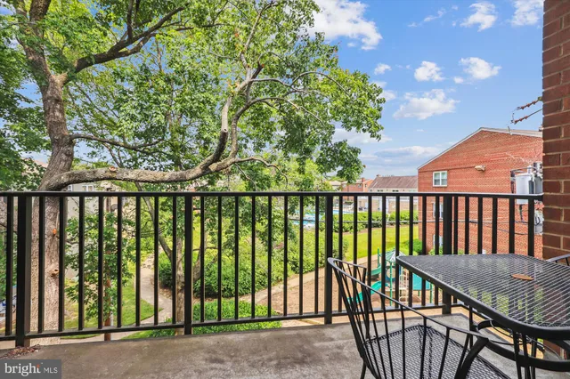 $2,500 | 5909 Quantrell Avenue, Unit 203, Alexandria, VA 22312