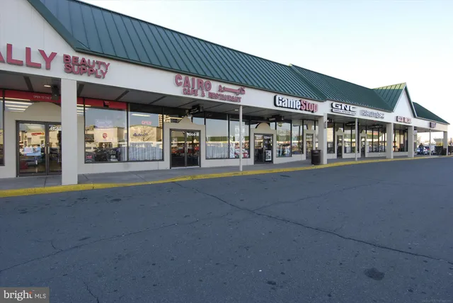 $2,500 | 5909 Quantrell Avenue, Unit 203, Alexandria, VA 22312