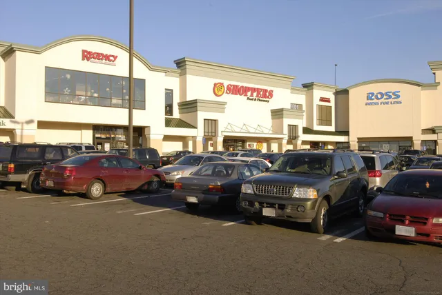 $2,500 | 5909 Quantrell Avenue, Unit 203, Alexandria, VA 22312