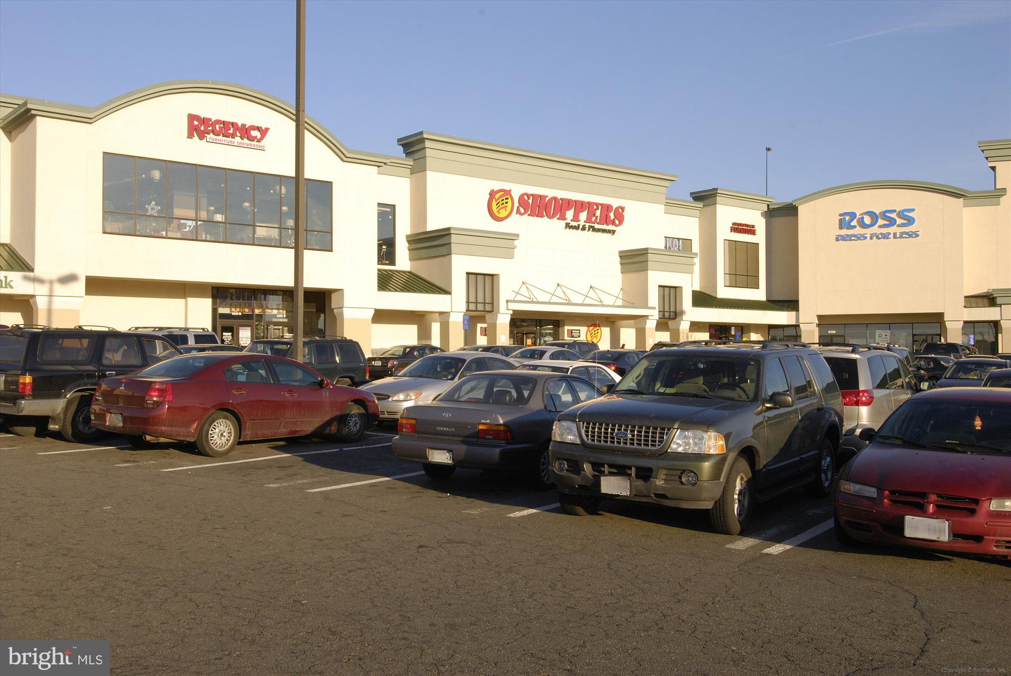 5909 Quantrell Avenue, Unit 203 Alexandria, VA 22312 - Photo 33 of 33 a living room with lots of cars parked
