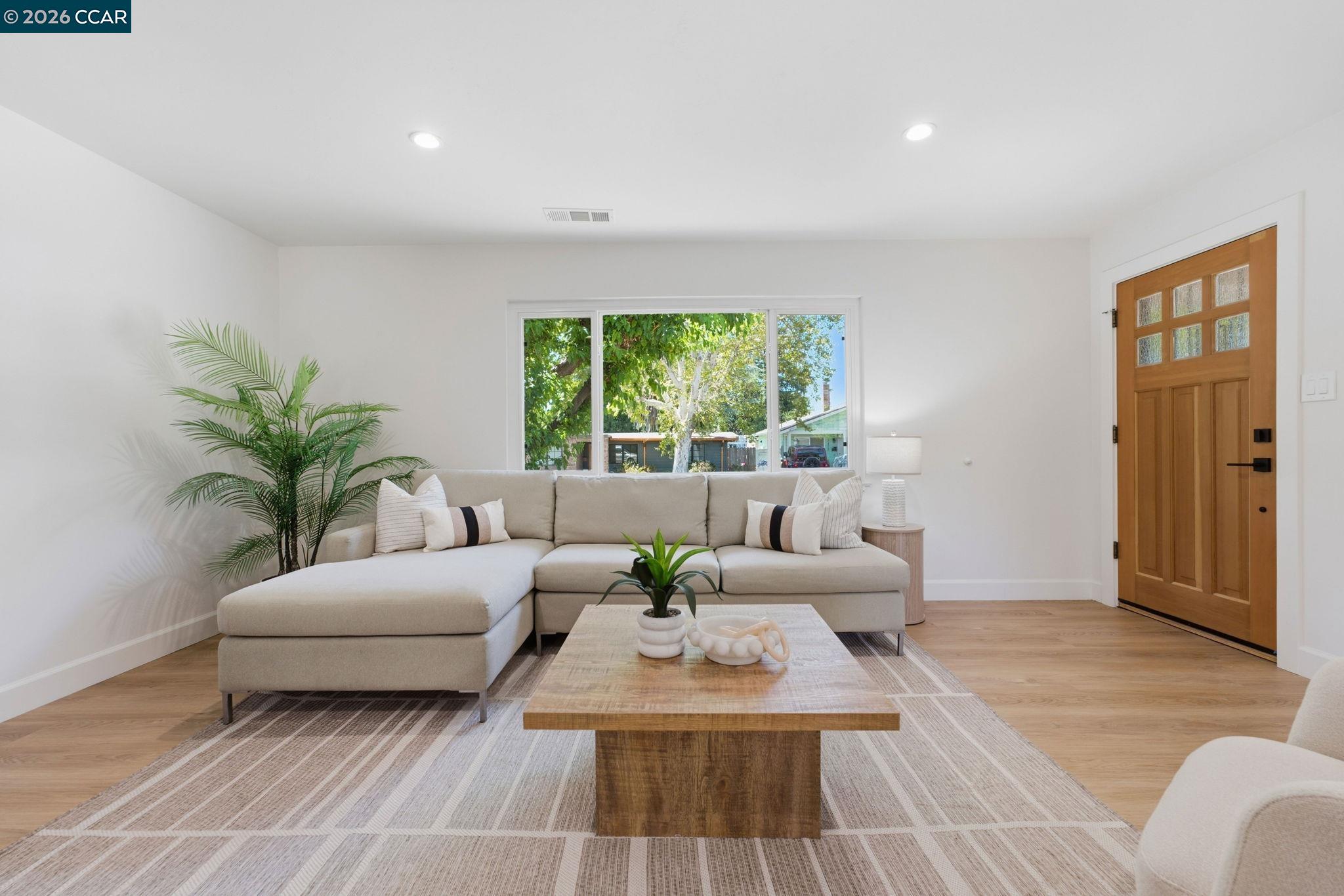 1478 Coventry Road Concord, CA 94518 - Photo 5 of 42 Gallery Image 5