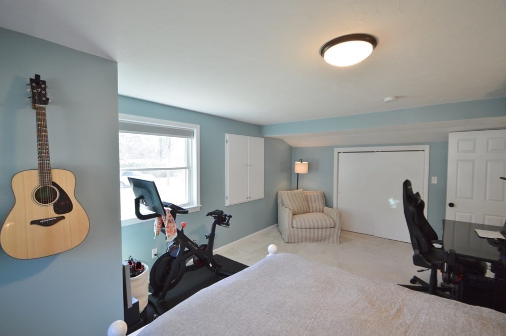 24 Raleigh Road Framingham, MA 01701 - Photo 24 of 37 a living room with furniture