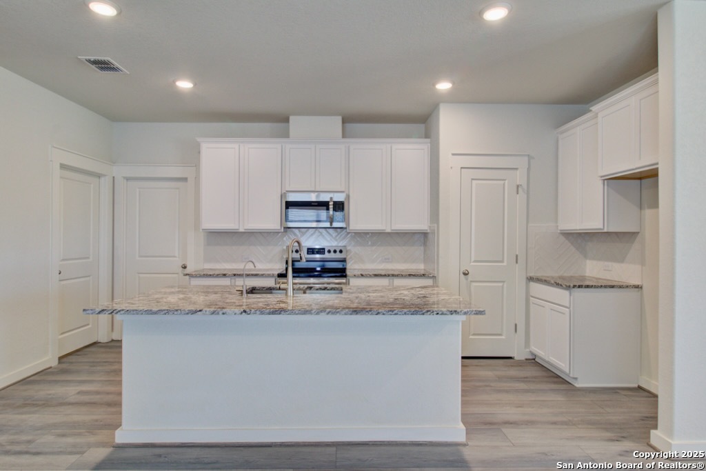 2703 Echinacea Path Converse, TX 78109 - Photo 2 of 23