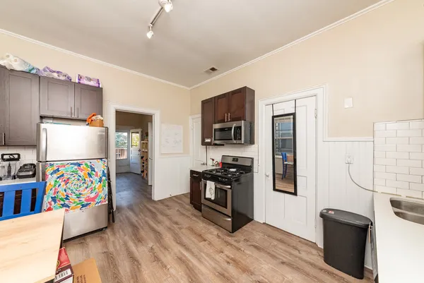 $2,200 | 1431 West Belmont Avenue, Unit 2R, Chicago, IL 60657