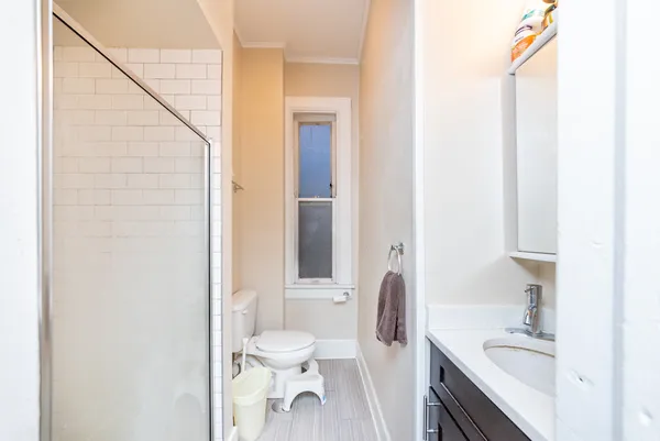 $2,200 | 1431 West Belmont Avenue, Unit 2R, Chicago, IL 60657