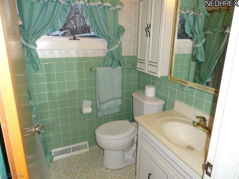343 Nobottom Road Berea, OH 44017 - Photo 12 of 22 Gallery Image 12