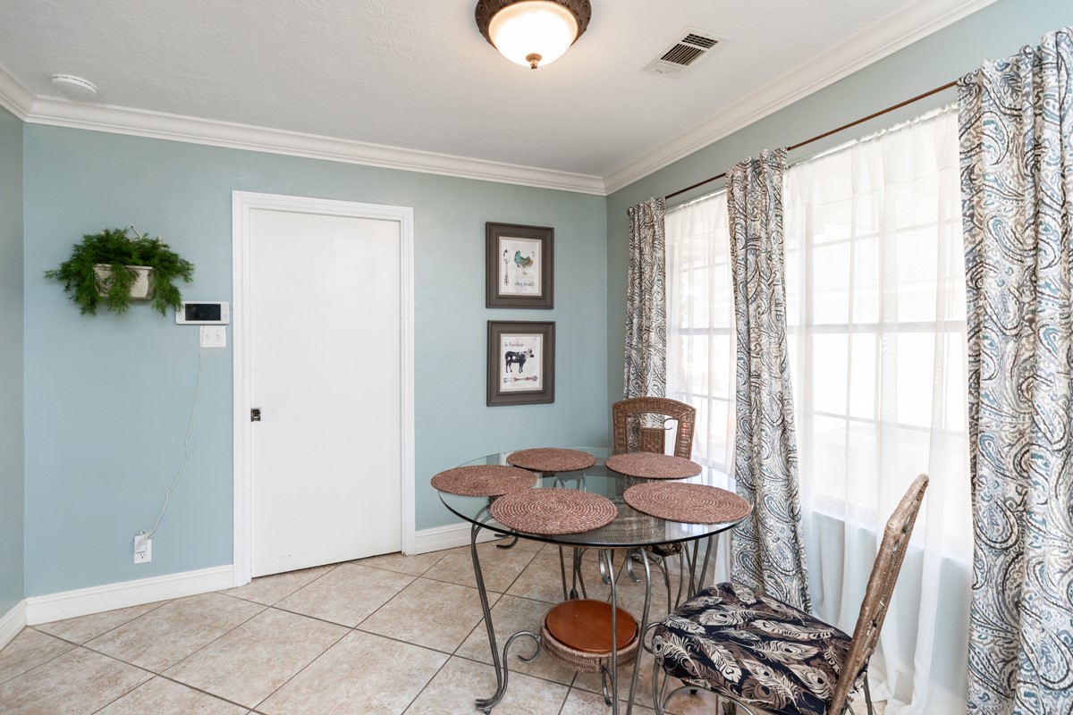 6030 Zenith Street Beaumont, TX 77706 - Photo 9 of 31