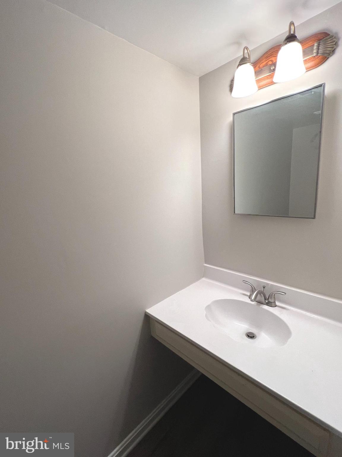 8138 Inverness Ridge Road Potomac, MD 20854 - Photo 14 of 27