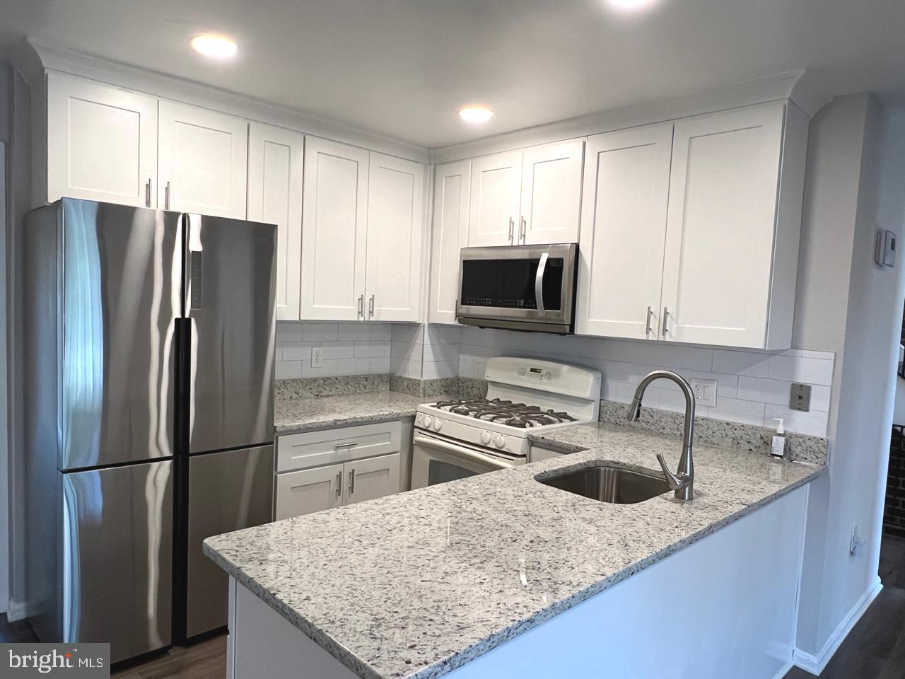 8138 Inverness Ridge Road Potomac, MD 20854 - Photo 6 of 27