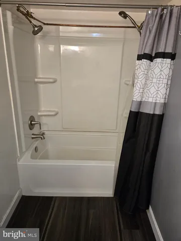 a view of gallery with hallway