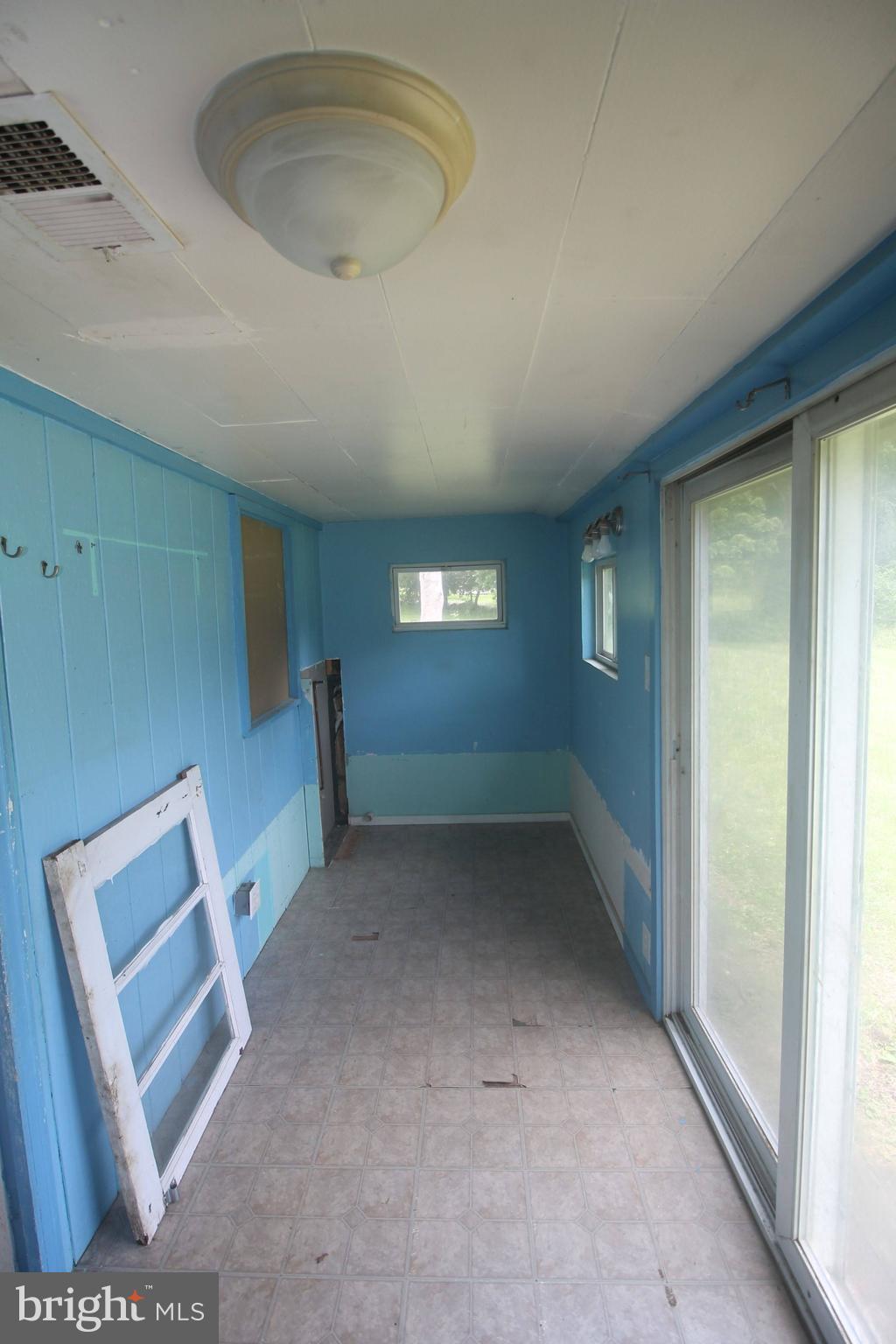199 Keyser Run Road Washington, VA 22747 - Photo 16 of 30 a view of empty room with window