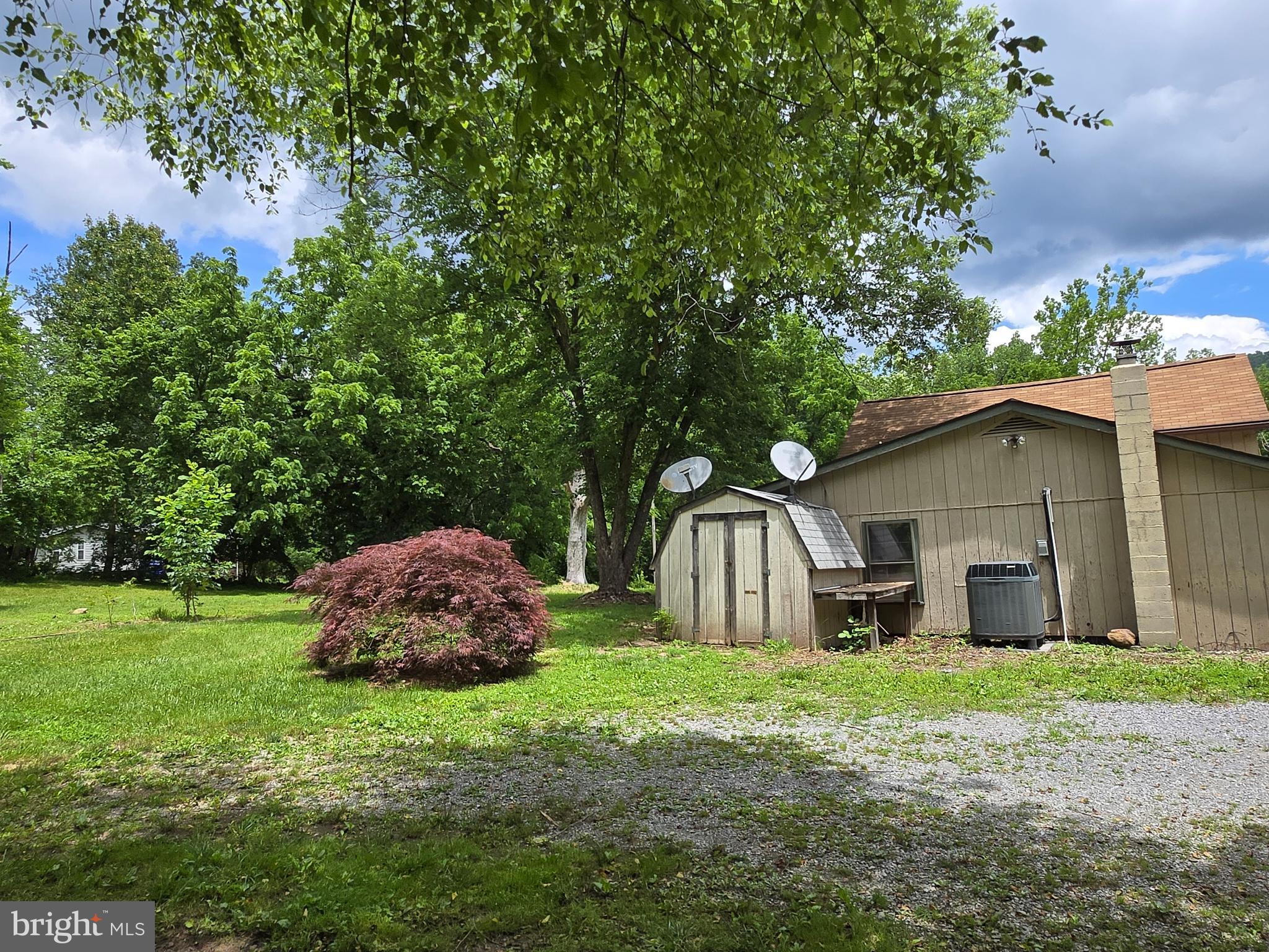 199 Keyser Run Road Washington, VA 22747 - Photo 10 of 30 a front view of house with garden