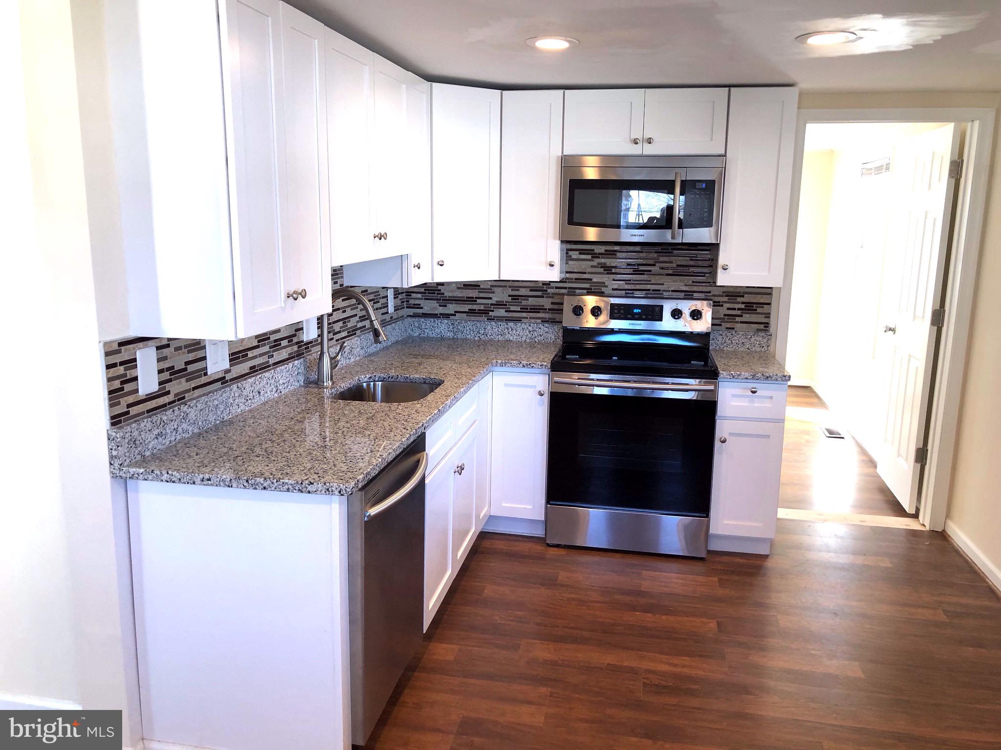 1718 Glen Curtis Road Baltimore, MD 21221 - Photo 18 of 72 Kitchen