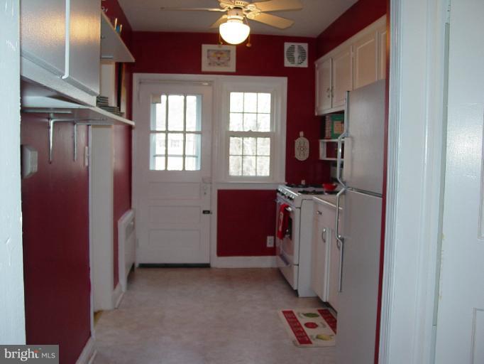 112 Murdock Road Baltimore, MD 21212 - Photo 2 of 22 RETRO. in other words: redo it.