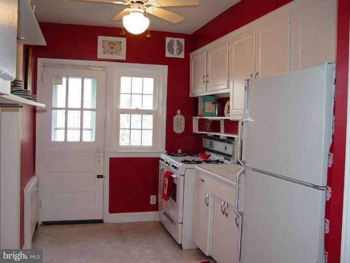 112 Murdock Road Baltimore, MD 21212 - Photo 16 of 22 That's why the price is $250,000.