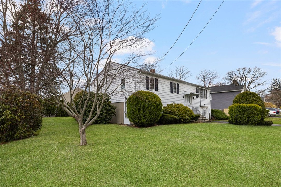 93 Norman Street Cumberland, RI 02864 - Photo 2 of 39