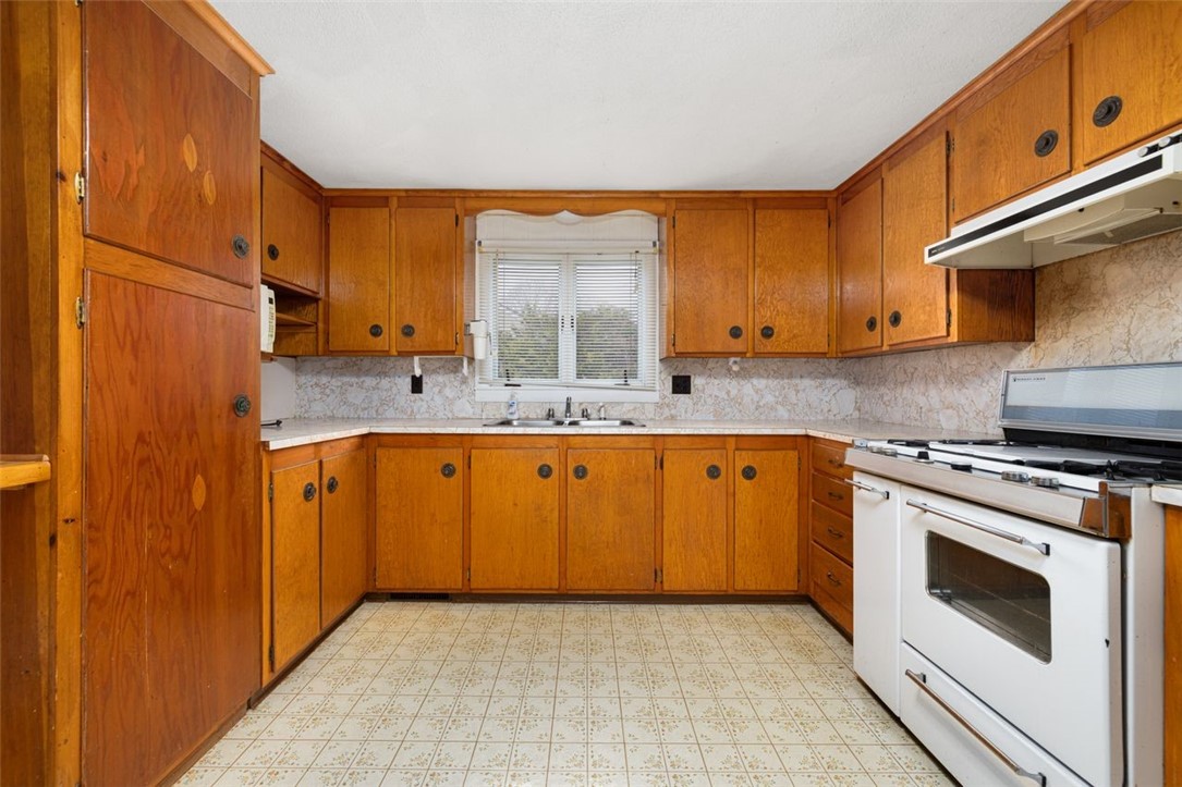 93 Norman Street Cumberland, RI 02864 - Photo 6 of 39