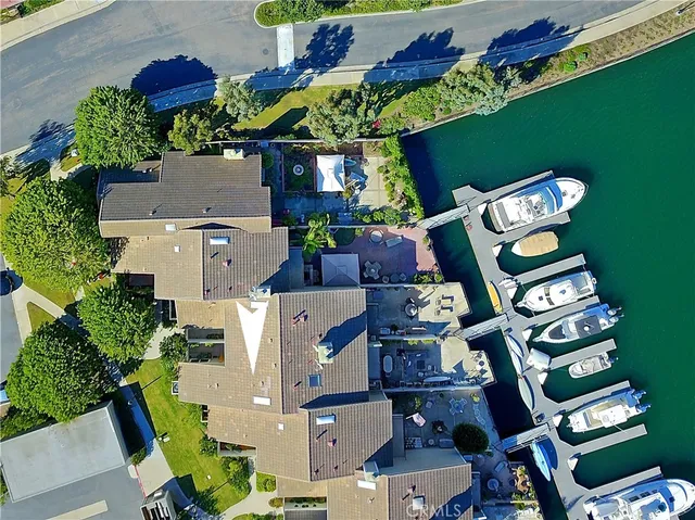 $6,000 | 3861 Aruba Circle, Huntington Beach, CA 92649