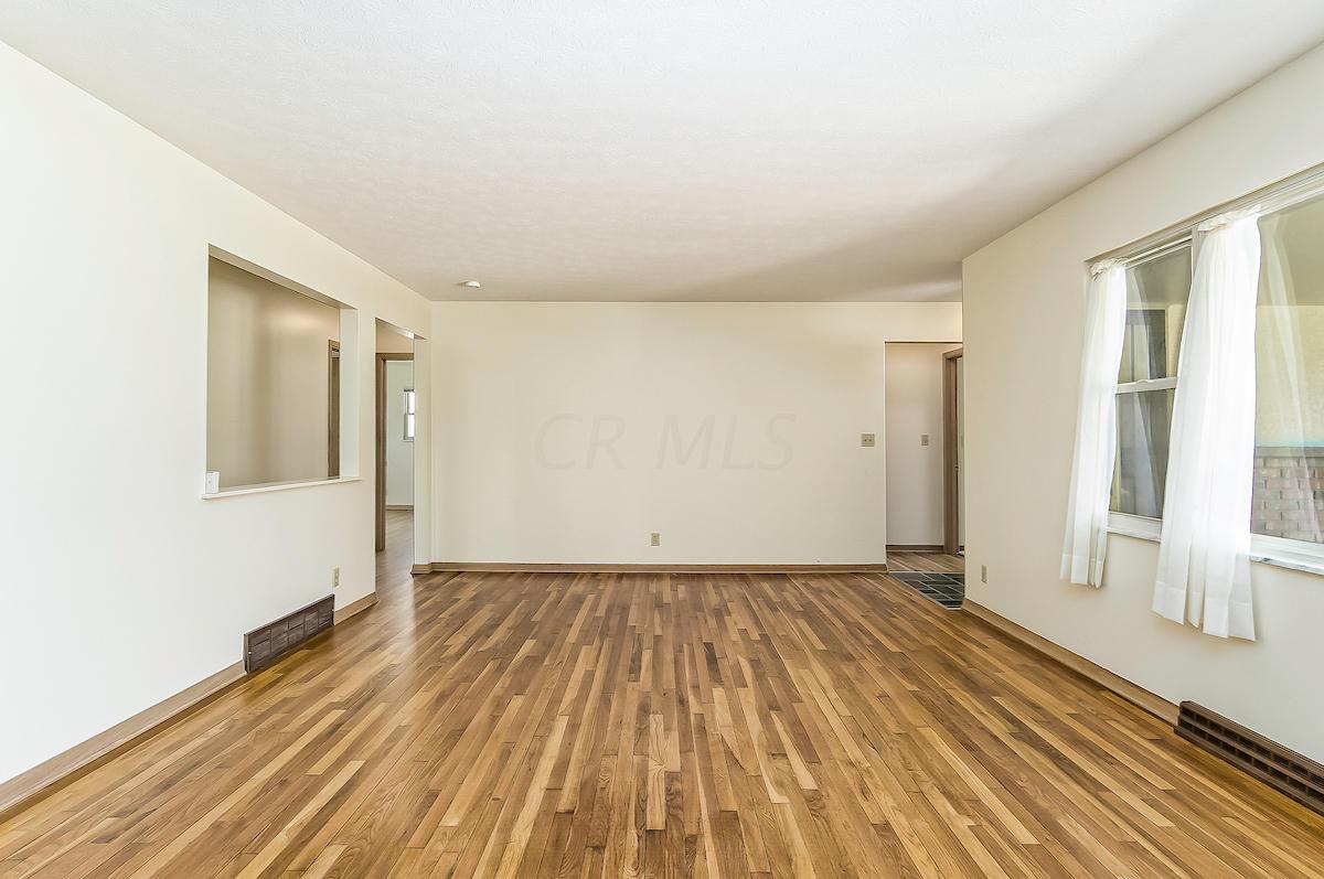 435 Heather Hill Road Columbus, OH 43213 - Photo 11 of 49