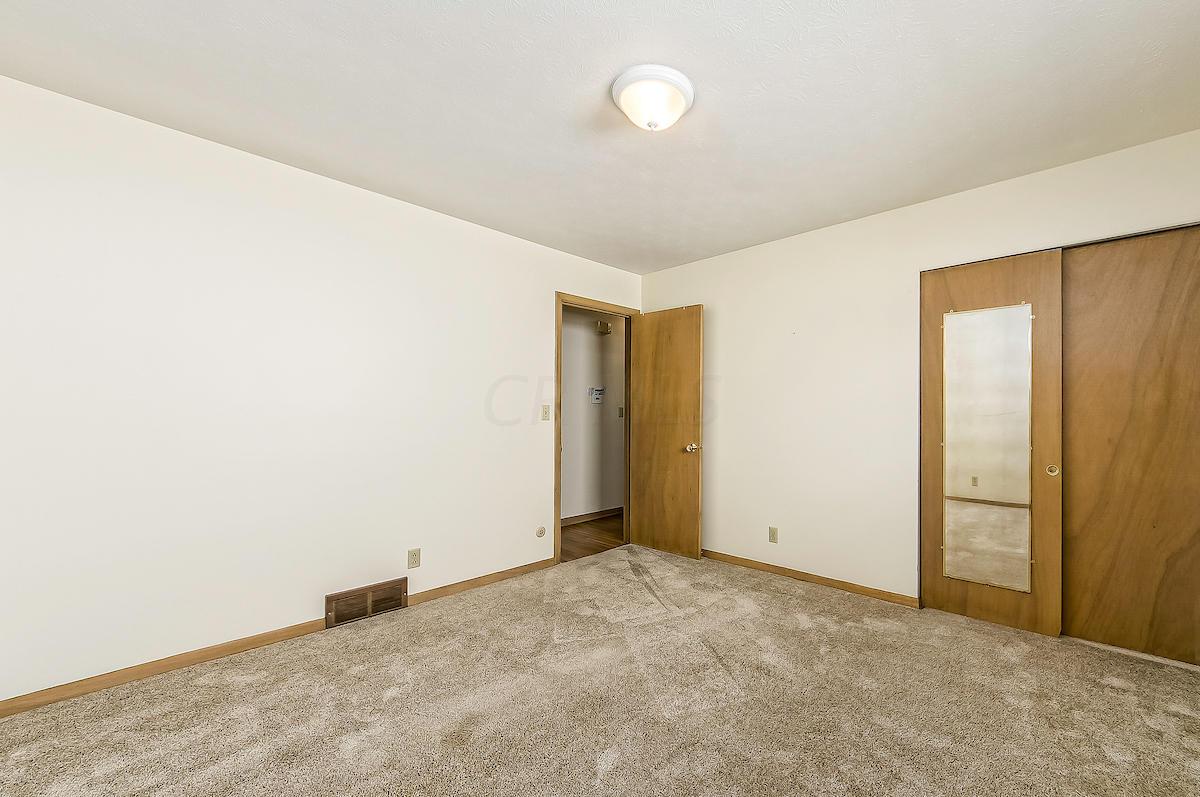 435 Heather Hill Road Columbus, OH 43213 - Photo 25 of 49
