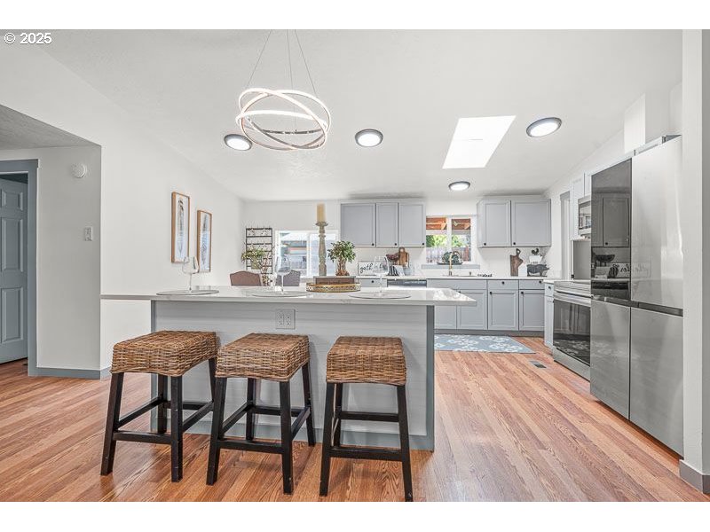 5686 Battle Creek Road Southeast Salem, OR 97306 - Photo 11 of 39 Gallery Image 11