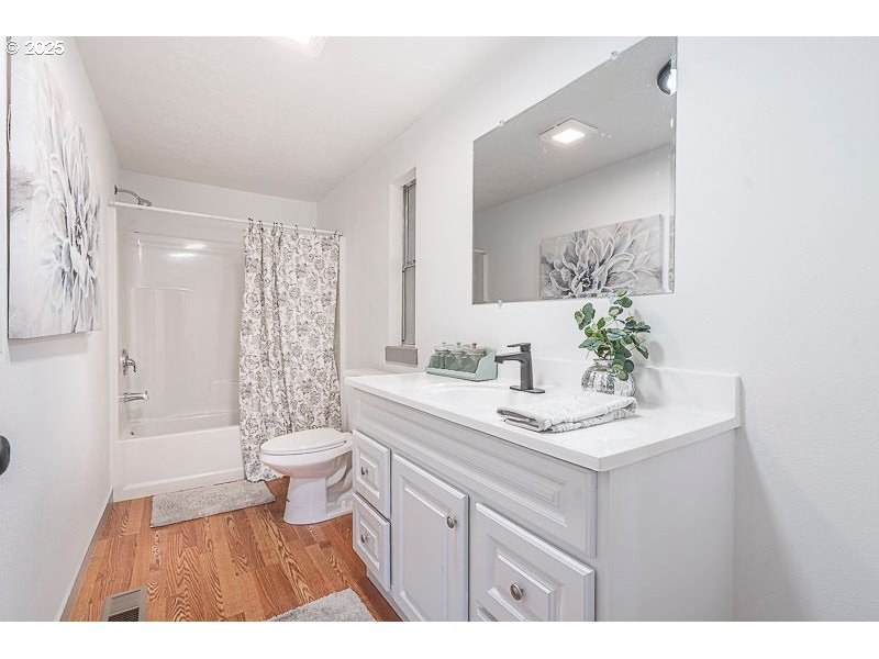 5686 Battle Creek Road Southeast Salem, OR 97306 - Photo 21 of 39 Gallery Image 21