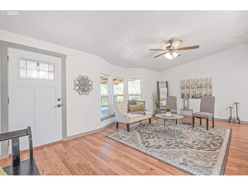 5686 Battle Creek Road Southeast Salem, OR 97306 - Photo 7 of 39 Gallery Image 7