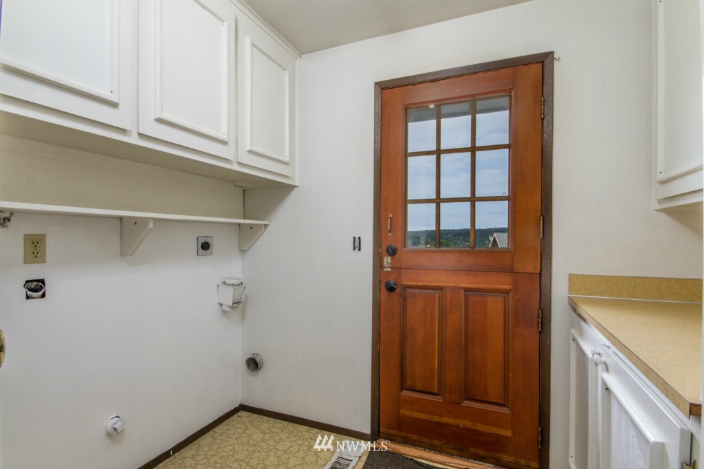 3881 Taylor Road Oak Harbor, WA 98277 - Photo 13 of 24 Gallery Image 13