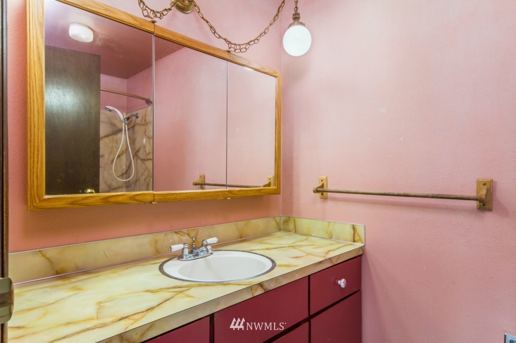 3881 Taylor Road Oak Harbor, WA 98277 - Photo 14 of 24 Gallery Image 14