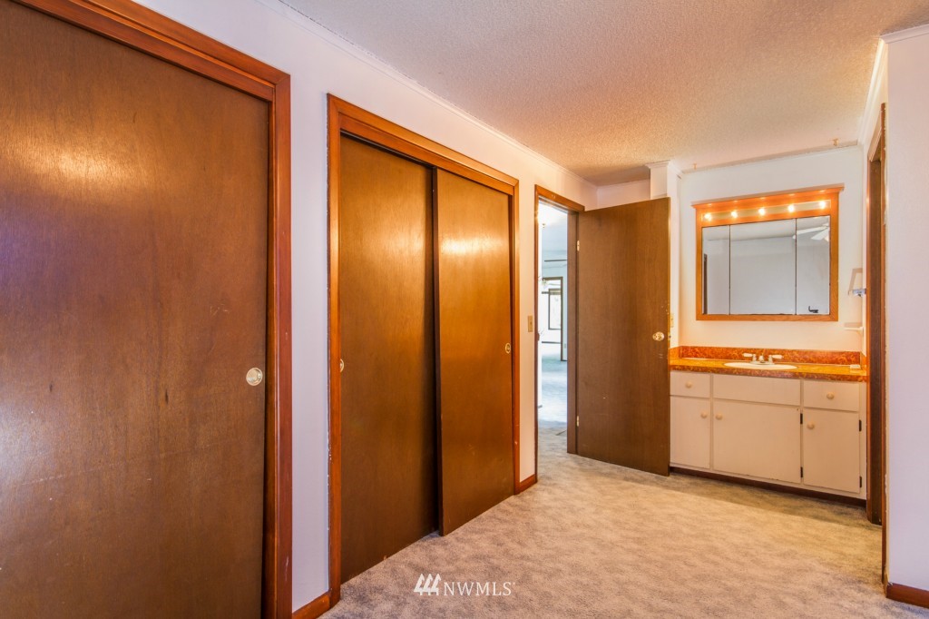 3881 Taylor Road Oak Harbor, WA 98277 - Photo 15 of 24 Gallery Image 15