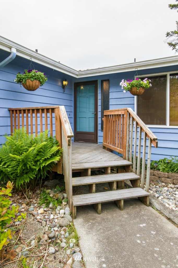 3881 Taylor Road Oak Harbor, WA 98277 - Photo 5 of 24 Gallery Image 5
