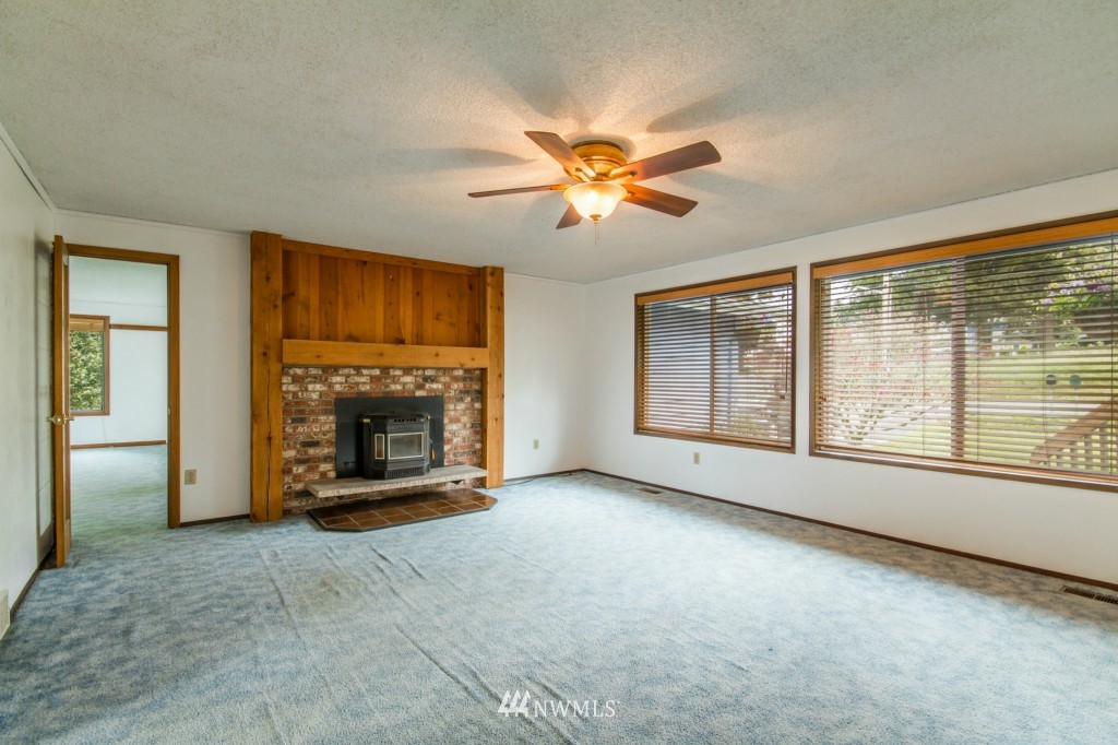 3881 Taylor Road Oak Harbor, WA 98277 - Photo 7 of 24 Gallery Image 7