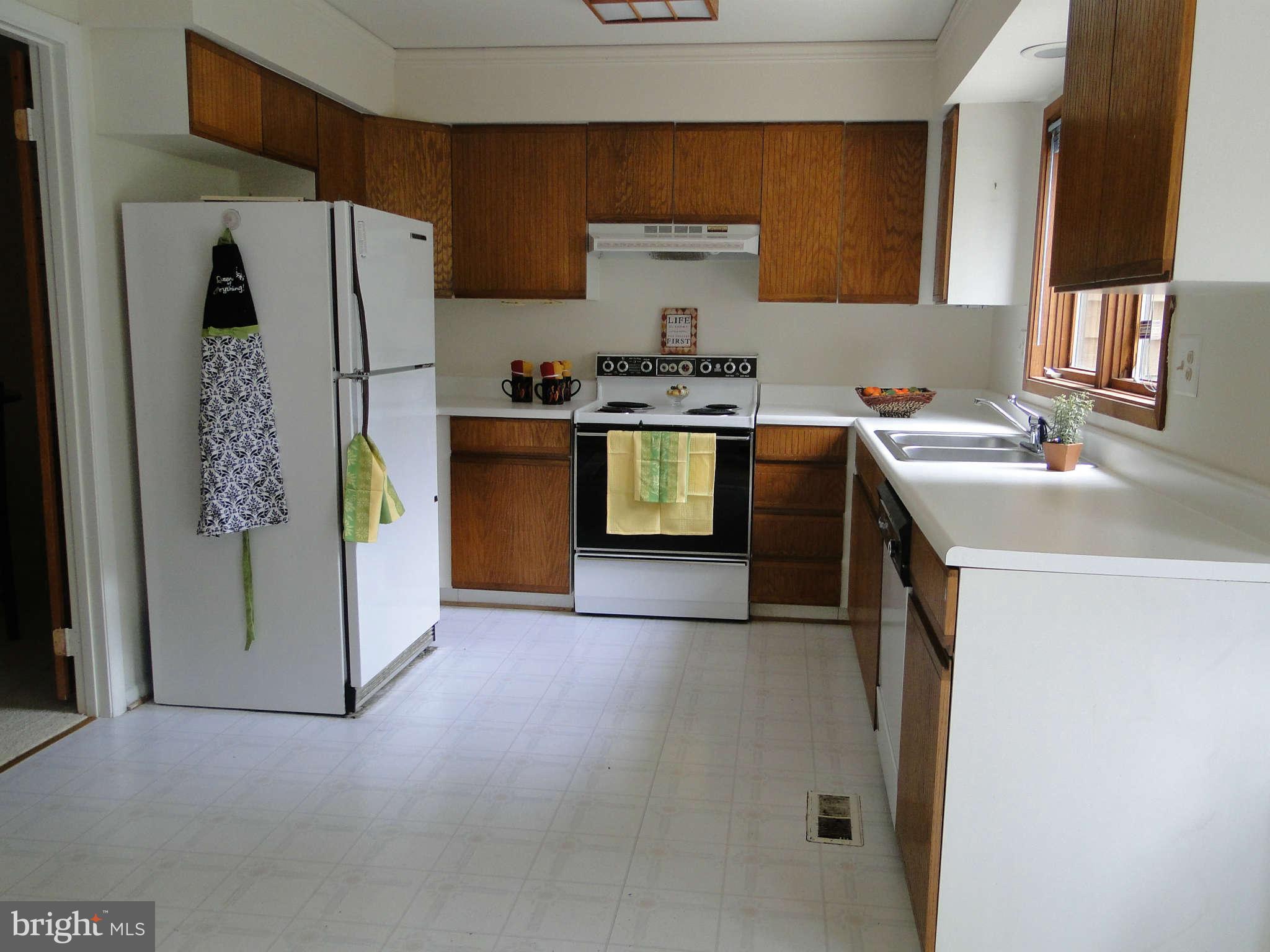 9422 Clocktower Lane Columbia, MD 21046 - Photo 6 of 28 Kitchen