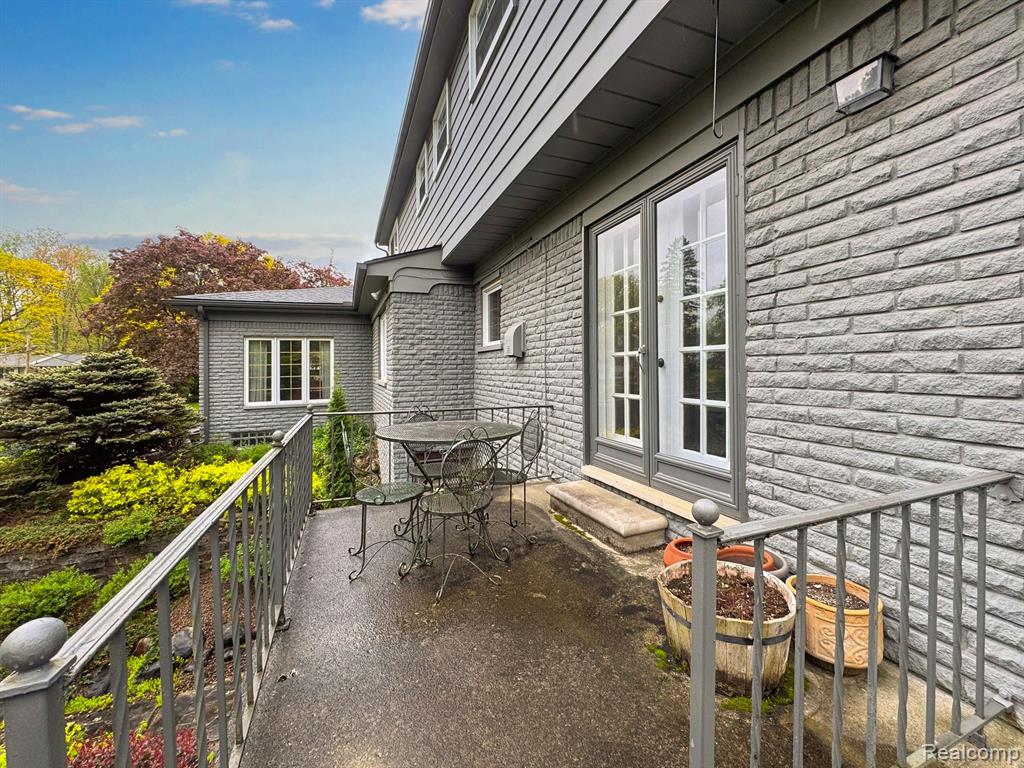 29958 Barwell Road Farmington Hills, MI 48334 - Photo 14 of 48