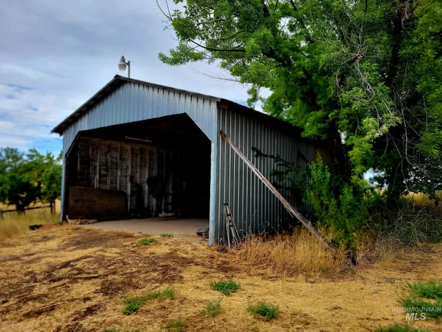 $385,000 | 2230 Kilborn Lane, Mesa, ID 83643