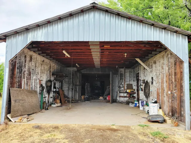 $385,000 | 2230 Kilborn Lane, Mesa, ID 83643