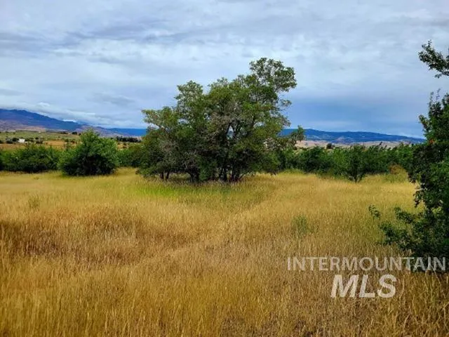 $385,000 | 2230 Kilborn Lane, Mesa, ID 83643