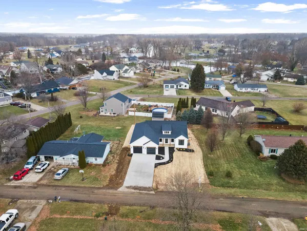 $529,000 | 9186 East Snow White Road, Cromwell, IN 46732